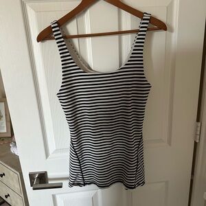 lululemon tank with shelf bra
